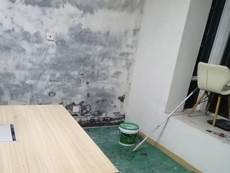 舊房翻新墻面處理步驟中，墻面有裂縫怎么處理