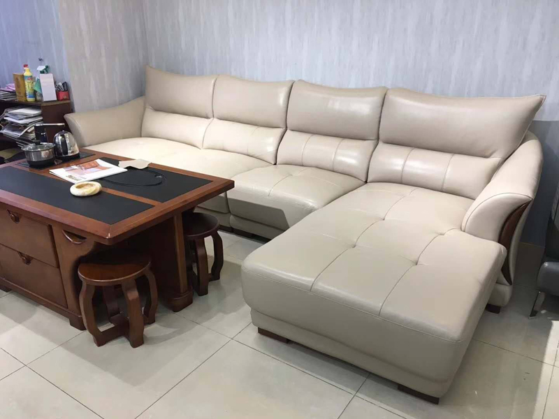 舊沙發別忙扔，沙發換皮是勤儉持家的不二之選，自己翻新沙發也行