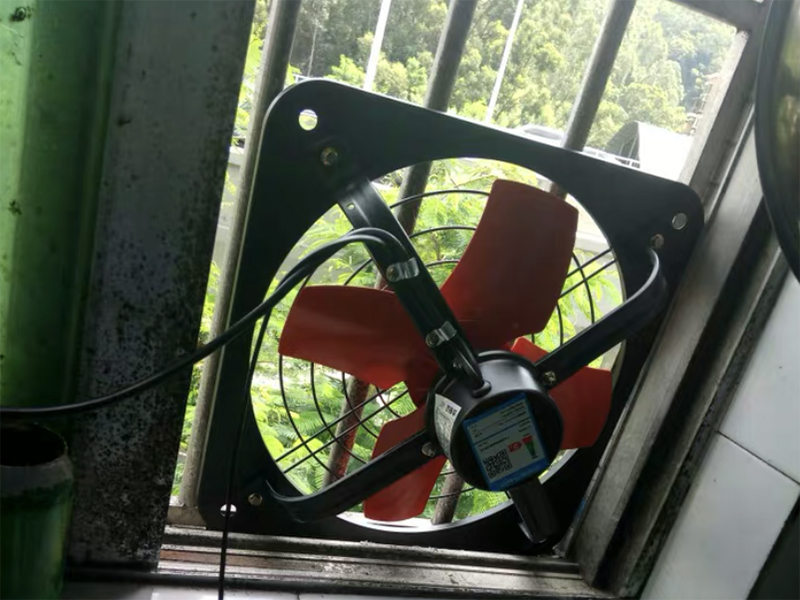 廚房排風扇并不是離灶臺越近效果越好，低于60公分可能造成火災