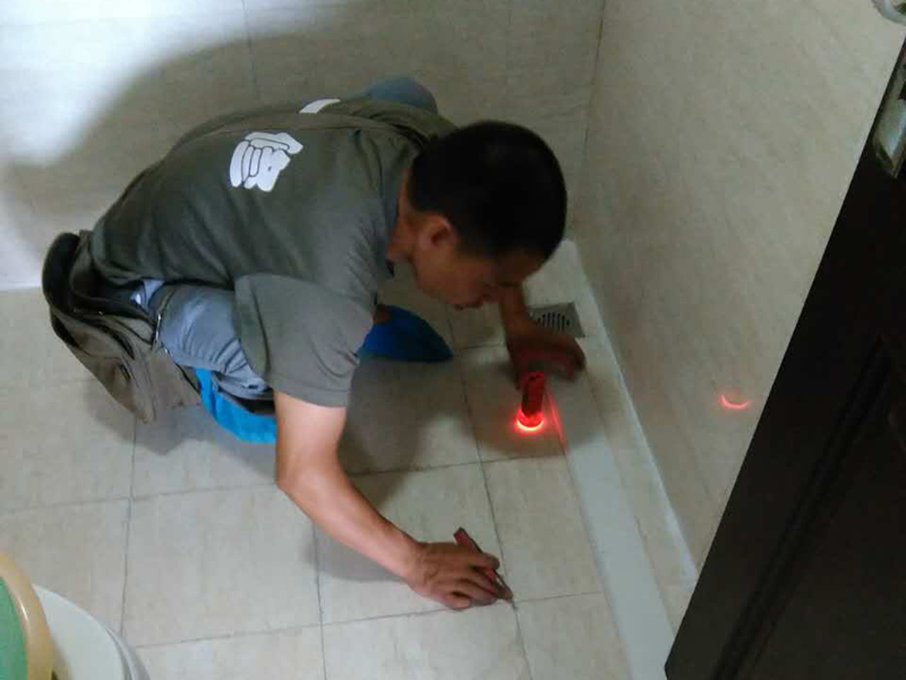 衛(wèi)生間地漏漏水被樓下找上門，記住這三大點(diǎn)輕松解決