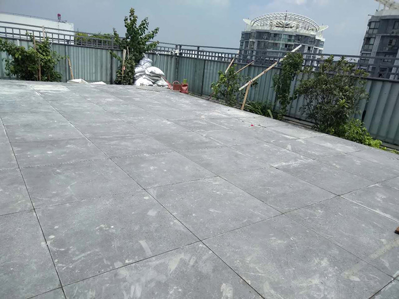 地面貼磚，地磚勾縫