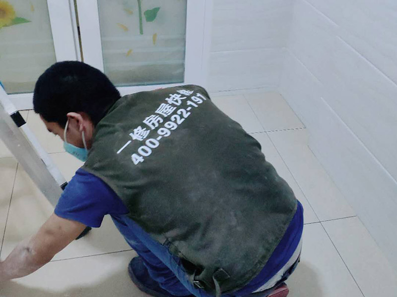 南京專業瓷磚修補師傅,南京瓷磚修補上門服務,南京瓷磚修補電話,瓷磚修補小妙招,瓷磚修補流程