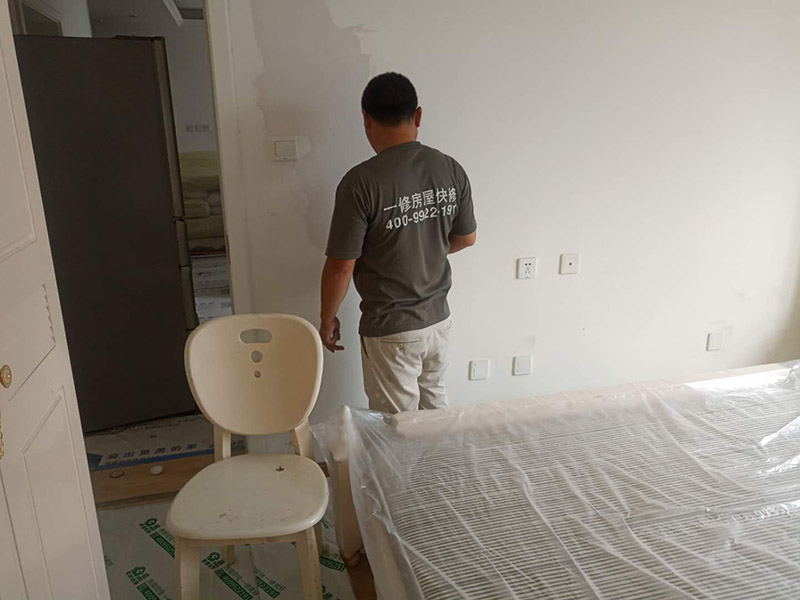 地板家具保護：成品保護的目的 為加快先進技術與現代管理方法和手段在項目的運用，努力降低成本，提高工程質量，確保全面實現對業主的承諾。施工現場隨著施工進行，成品保護工作顯得尤為重要，做好成品保護工作，是在施工過程中要對已完工分項進行保護，否則一旦造成損壞，將會增加修復工作，帶來工、料浪費、工期拖延及經濟損失。