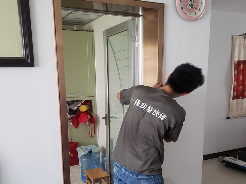 準備只花3萬塊錢做舊房翻新，哪些步驟花錢但卻不能省