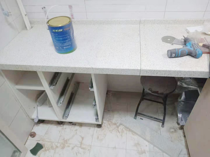 安裝燈具的師傅電話，吊燈、客廳燈和壁燈分別有什么安裝不同之處