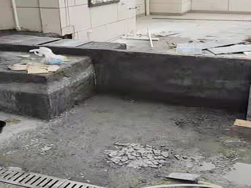 陽臺地面處理施工:防水能力差、表面比較光滑且不具備防滑能力的瓷磚，鋪裝在陽臺地面上是比較危險的事情。如果特別需要在陽臺地面鋪設瓷磚的話，建議盡量選用亞光面、光線反射率較低、同時具有防凍、防水、防滑等特點的瓷磚進行陽臺的地面鋪設。 　