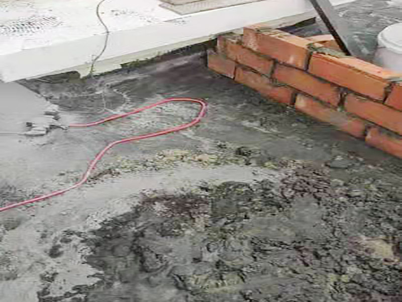 陽臺地面處理施工:防水能力差、表面比較光滑且不具備防滑能力的瓷磚，鋪裝在陽臺地面上是比較危險的事情。如果特別需要在陽臺地面鋪設瓷磚的話，建議盡量選用亞光面、光線反射率較低、同時具有防凍、防水、防滑等特點的瓷磚進行陽臺的地面鋪設。 　