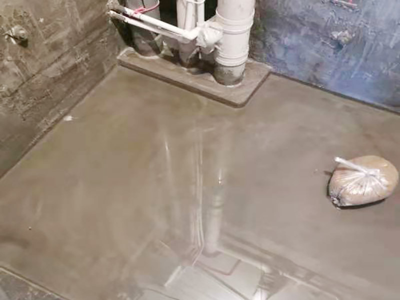 浴室防水閉水試驗：閉水試驗也叫蓄水試驗，要放滿水，水要有足夠容積。 蓄水試驗的蓄水深度應不小于20毫米，蓄水高度一般為30～40毫米，蓄水時間不得低于24小時，移步樓下，觀察樓下樓頂有無漏水現象，無漏水現象視為合格。 一般在屋面、衛生間或有防水要求的房間做此試驗。蓄水試驗的前期每1小時應到樓下檢查一次，后期每2～3小時到樓下檢查一次。若發現漏水情況，則應立即停止蓄水試驗，重新進行防水層完善處理，處理合格后再進行蓄水試驗。