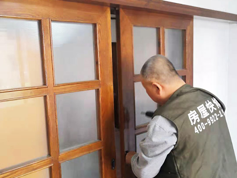 沈陽(yáng)門窗翻新噴漆多少錢，二手房門窗一定要更換嗎