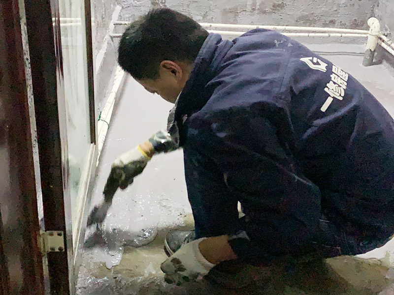 重慶維修廁所漏水該找誰(shuí)，怎么處理及維修廁所漏水