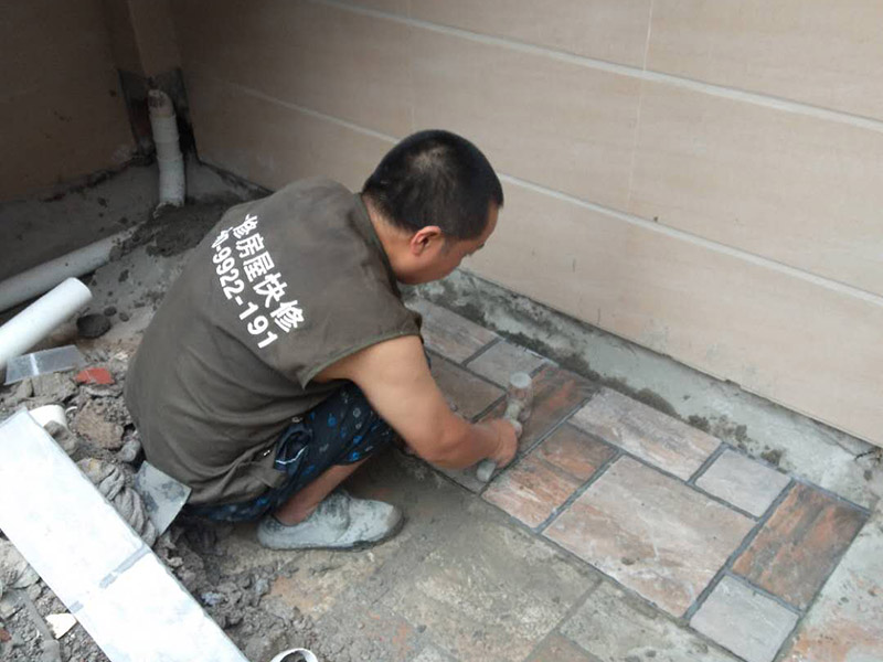 瓷磚裂縫是如何造成的，需要衛生間瓷磚裂縫修復怎么找人