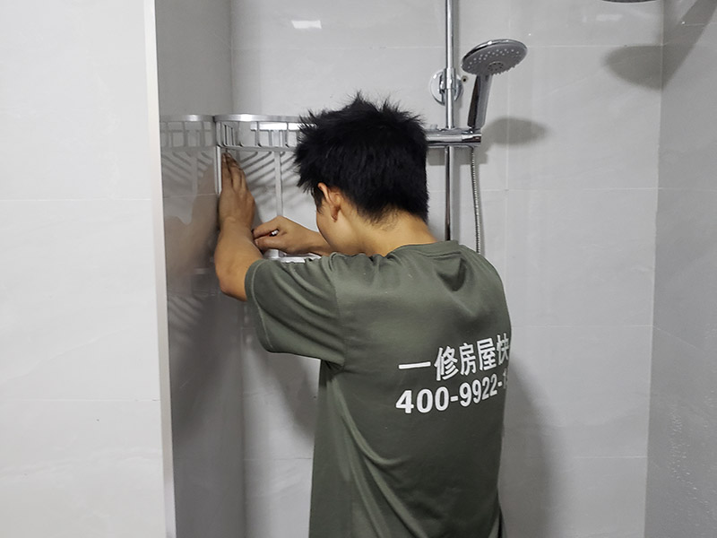 長沙廚衛翻新裝修-長沙舊房廚房墻面處理-長沙衛生間瓷磚翻新