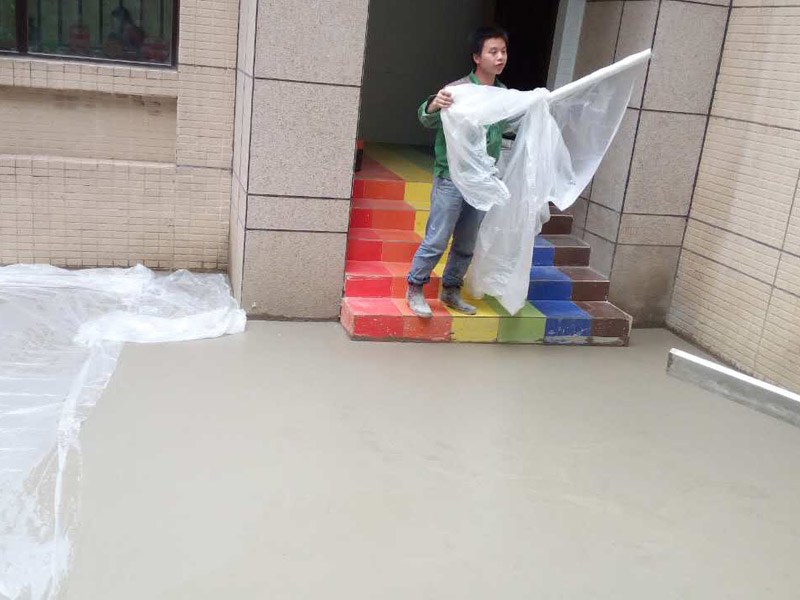地面裝修重點步驟是地面找平，自流平地