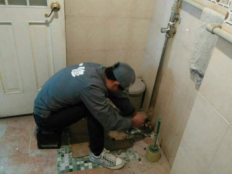 衛(wèi)生間水管漏水維修，哪種情況需要換水