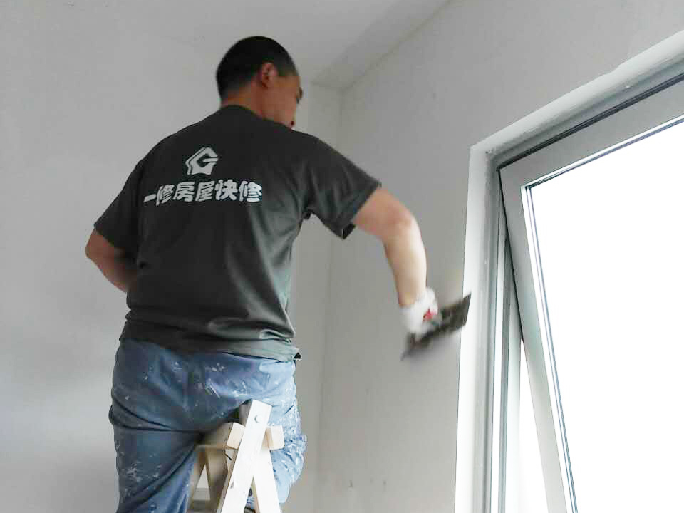 被墻面開裂困擾？專業師傅幫你分析原因